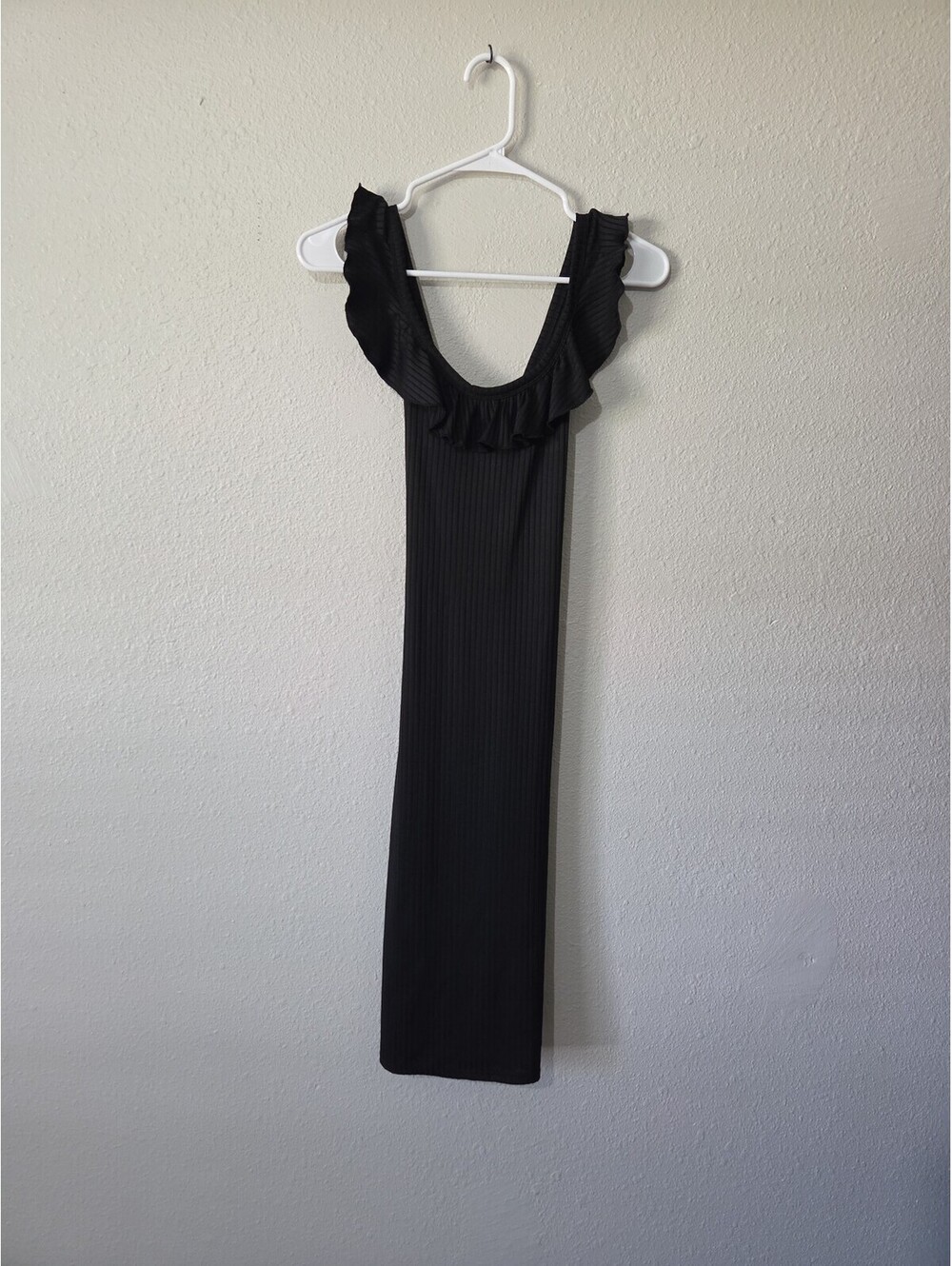 Black ribbed midi dress